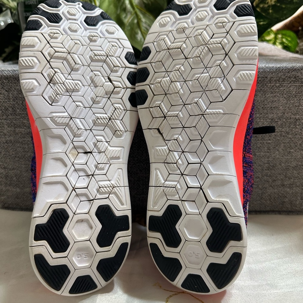 Nike Womens WMNS Free TR Flynkit Black/White/Racer Blue-Crimson 718785-002 - Picture 7 of 10